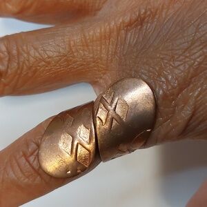 Artisan Bypass Copper Tone Ring Slightly Adjustable Band Size 7